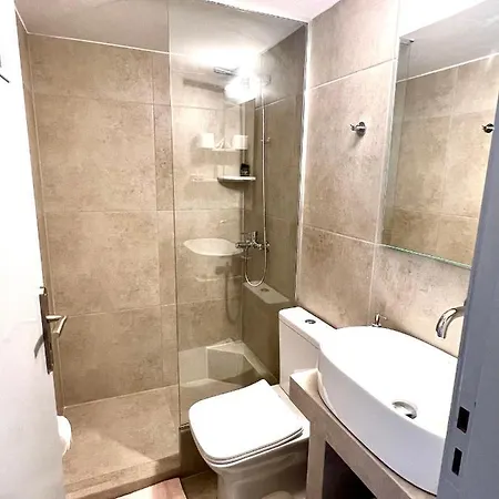 호텔 Kirki By The Sea 2*