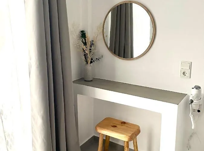 Kirki By The Sea Párosz